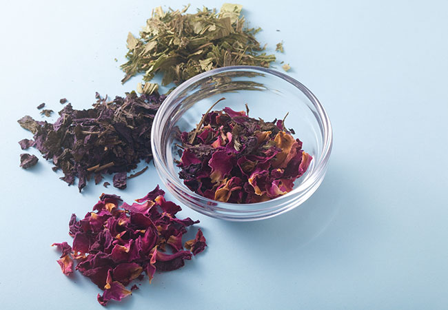【前向きになりたい時に】薔薇紫蘇（バラシソ）茶